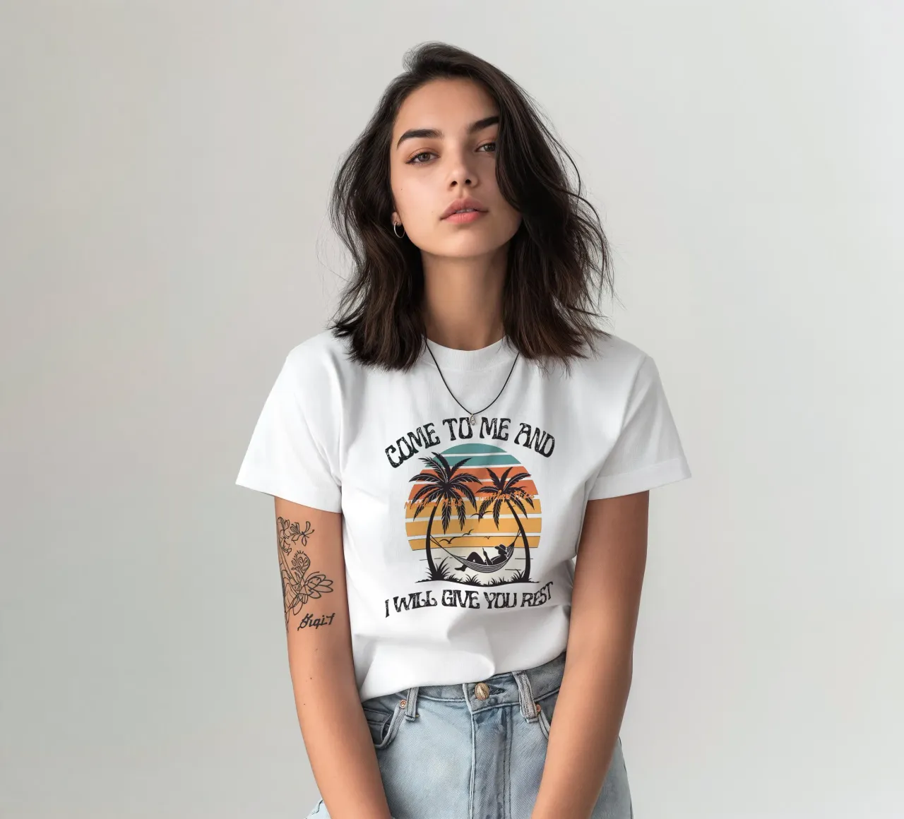 Kom tot Mij en Rust Een Goddelijke Uitnodiging tot Vrede Vind Rust t-shirt van Lionandlamb