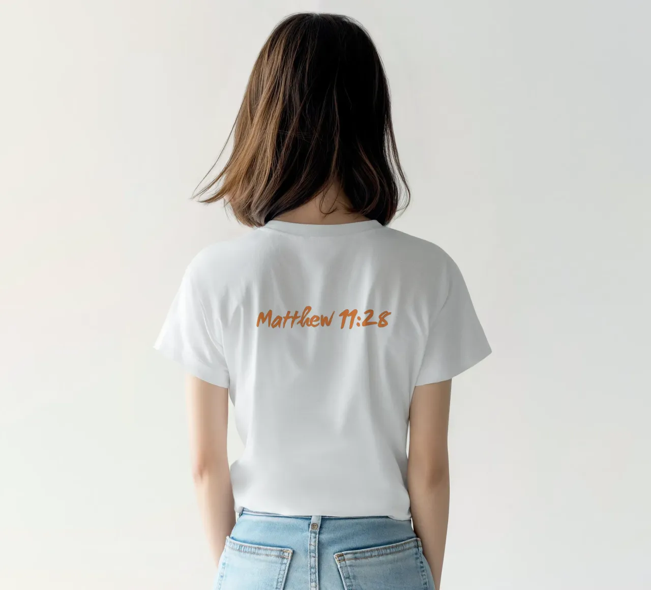 Kom tot Mij en Rust Een Goddelijke Uitnodiging tot Vrede Vind Rust t-shirt van Lionandlamb