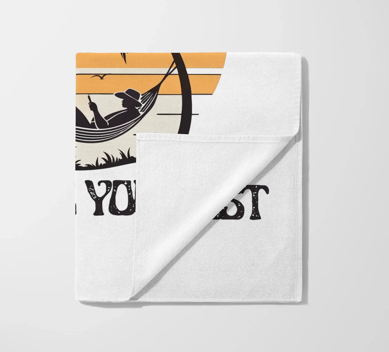 Kom tot Mij en Rust Een Goddelijke Uitnodiging tot Vrede Vind Rust strandhanddoek van Lionandlamb