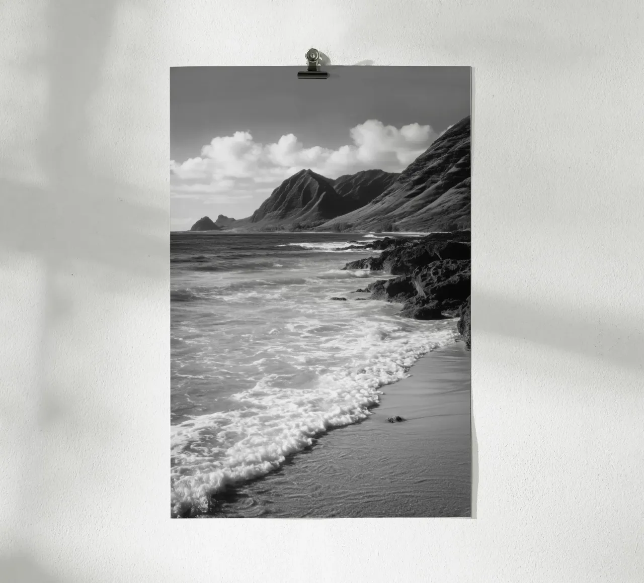 Spiaggia e montagna poster da Indigo Tides Art