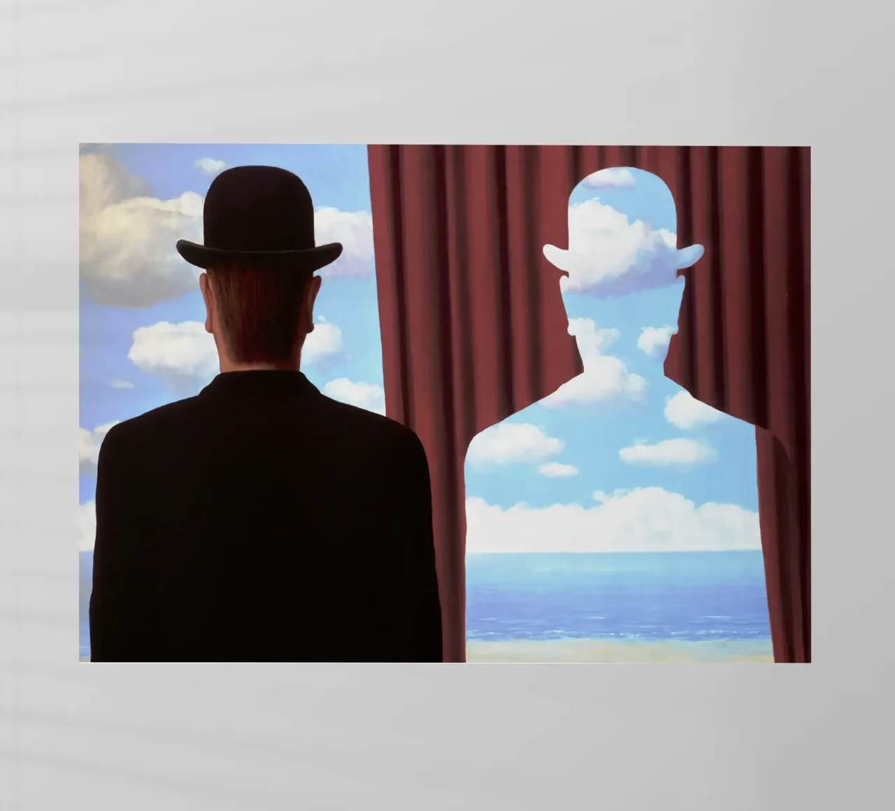 Man in Bowler Hat - Rene Magritte pellicola backlit da Attaboy Dsgn