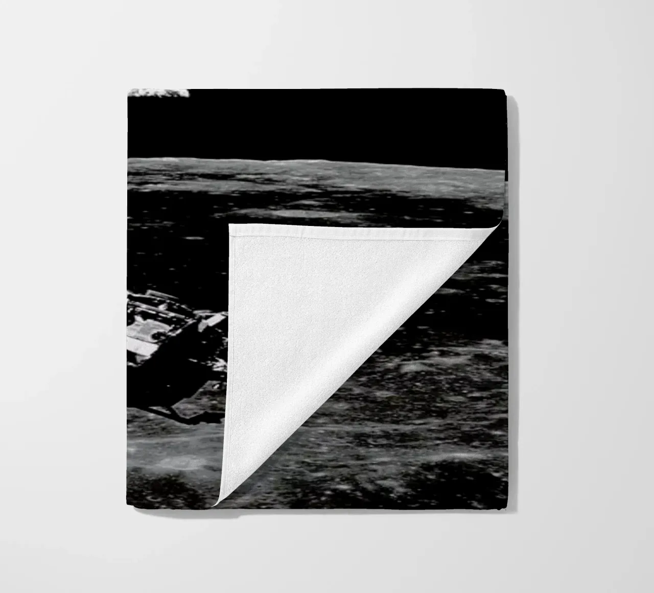 Ascent telo mare da Vintage by JUNIQE