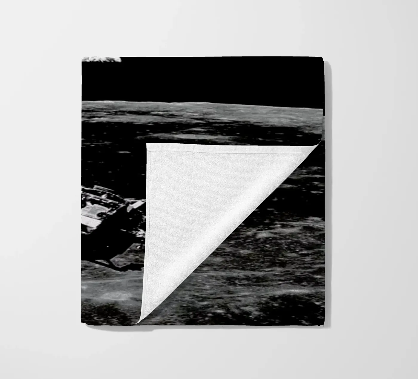 Ascent telo mare da Vintage by JUNIQE