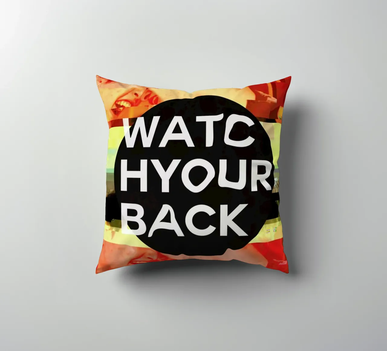 Glitch - Watch Your Back cuscino da Ash Nico