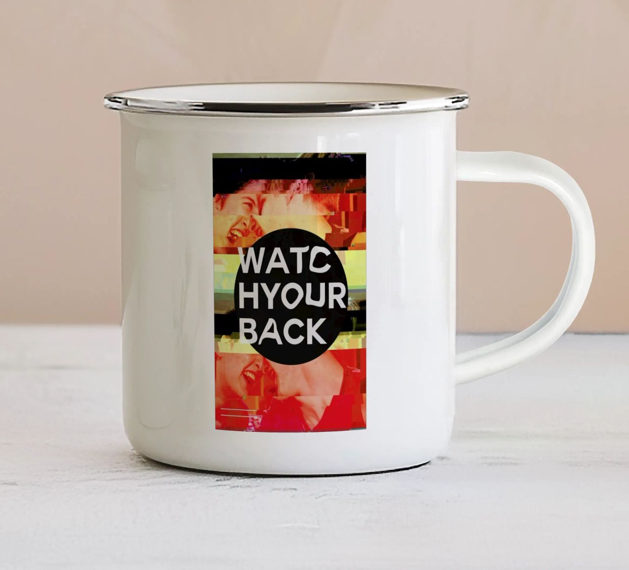 Glitch - Watch Your Back tazza in smalto da Ash Nico