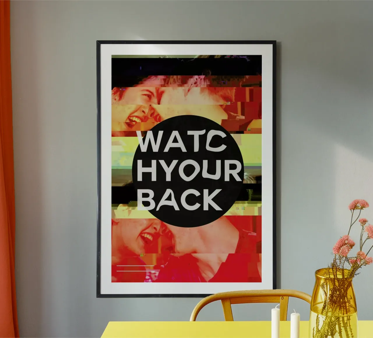Glitch - Watch Your Back poster con telaio in alluminio da Ash Nico