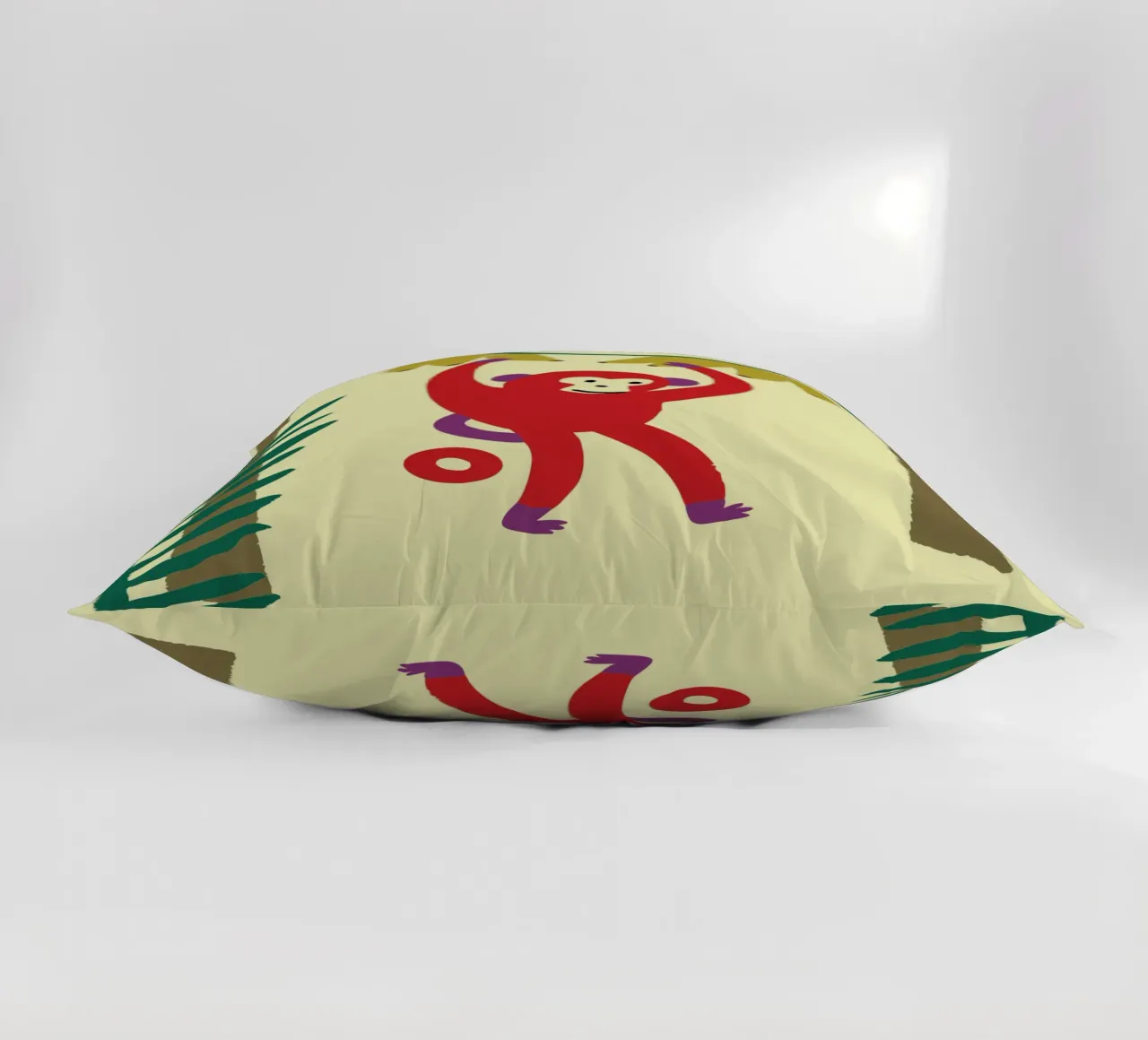 La scimmia prende una banana cuscino da TRENDY POSTER SHOP