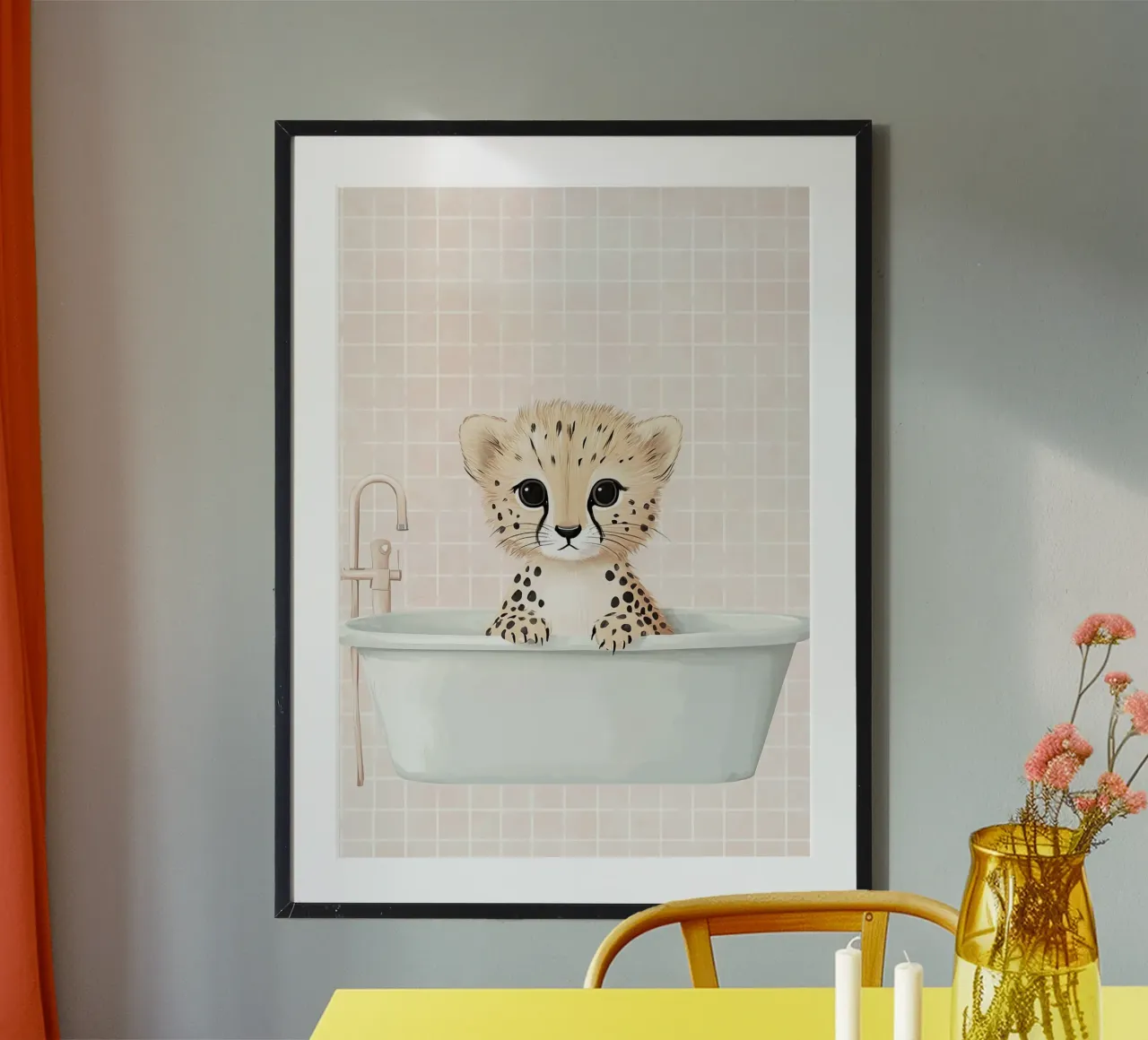 Simpatico ghepardo nella vasca da bagno, poster per il bagno, cameretta per bambini poster con telaio in plastica da Little Lola