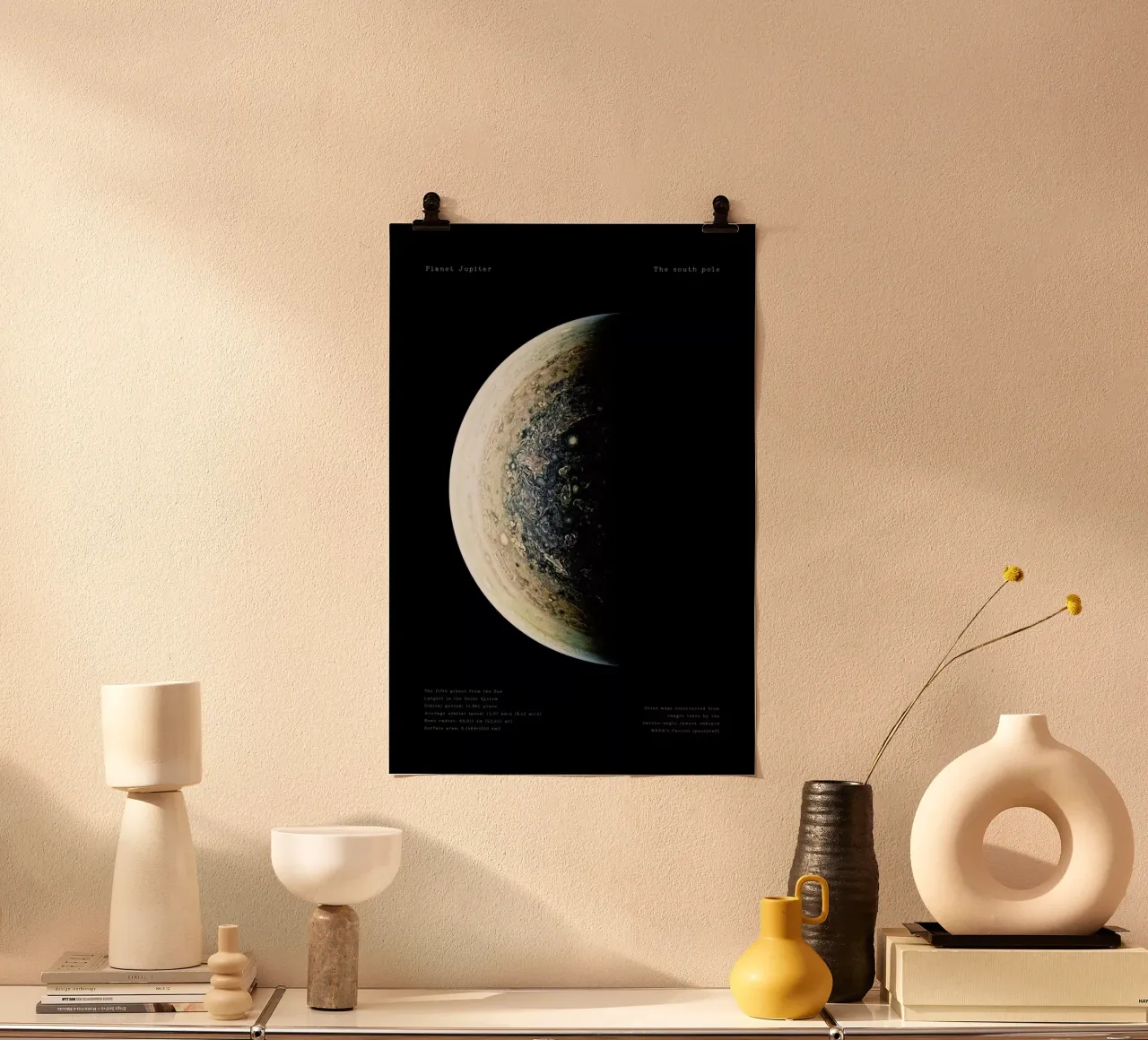 Jupiter's South Pole poster con telaio in plastica da Vintage by JUNIQE