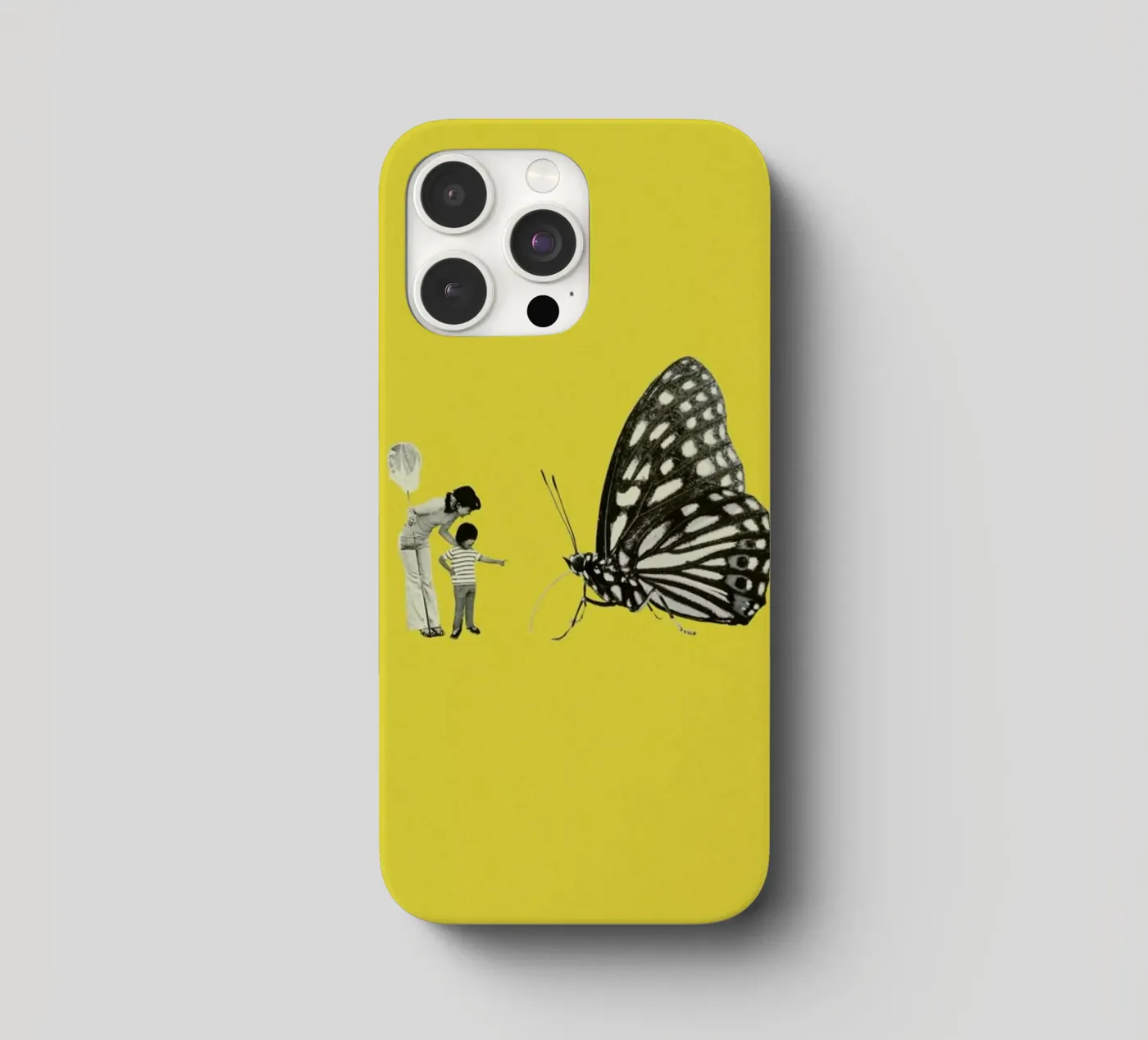 Tiny Animals iphone case by Maarten Léon