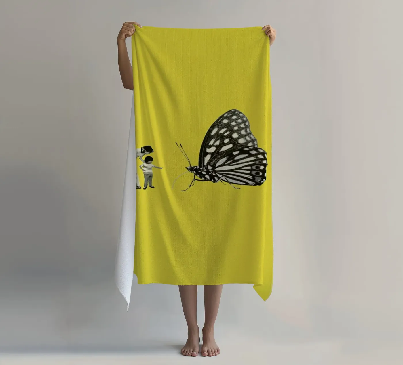 Tiny Animals beach towel by Maarten Léon