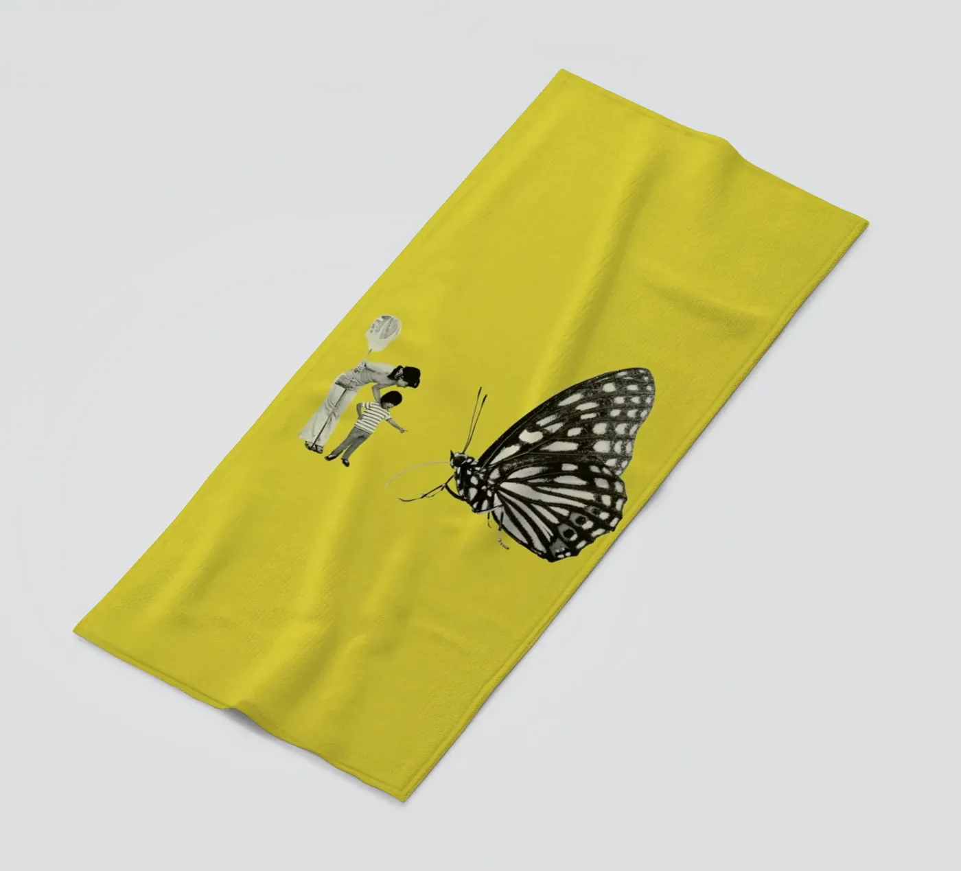 Tiny Animals beach towel by Maarten Léon