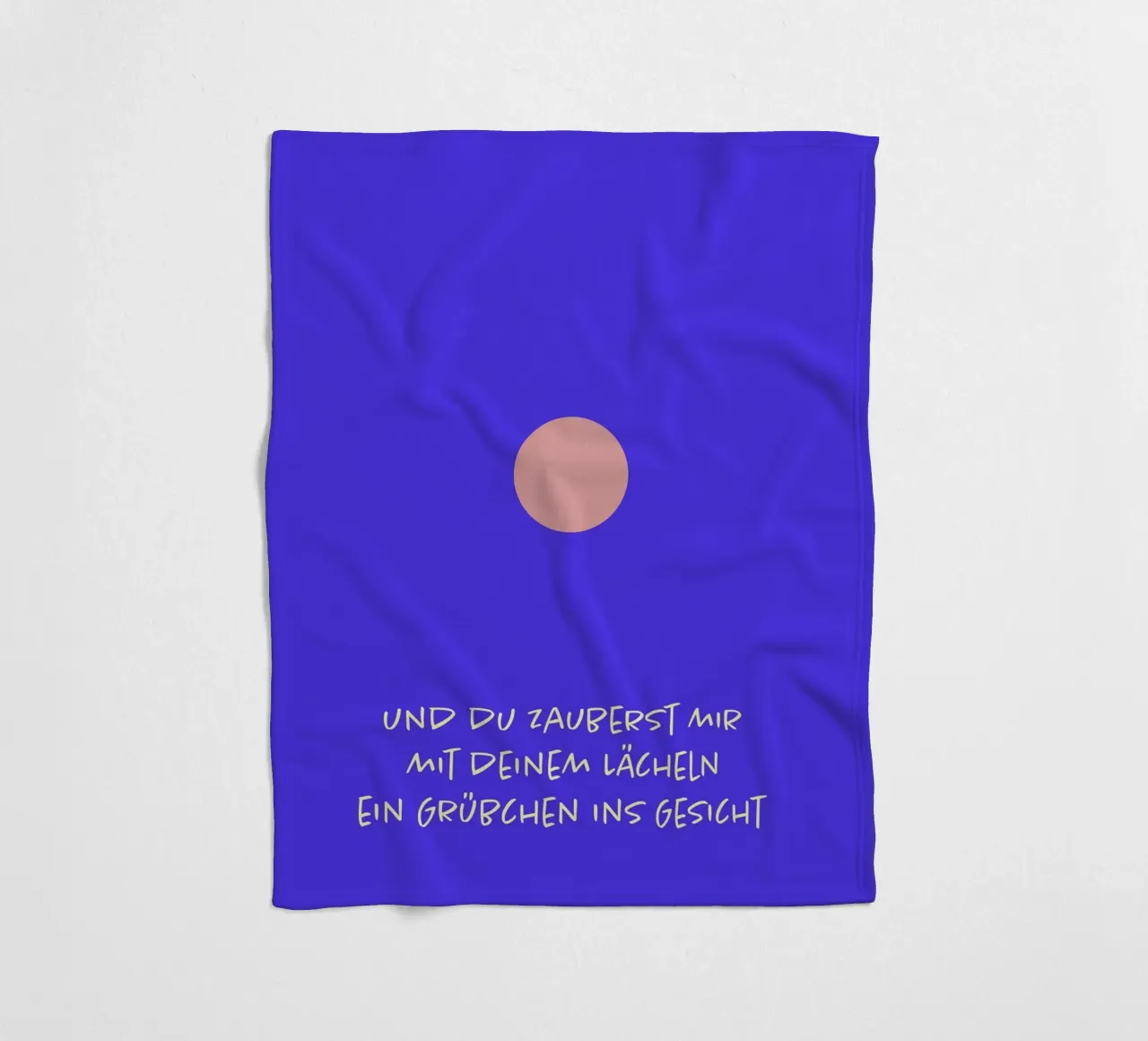 Grübchen. coperta in pile da FRICKE DESIGN