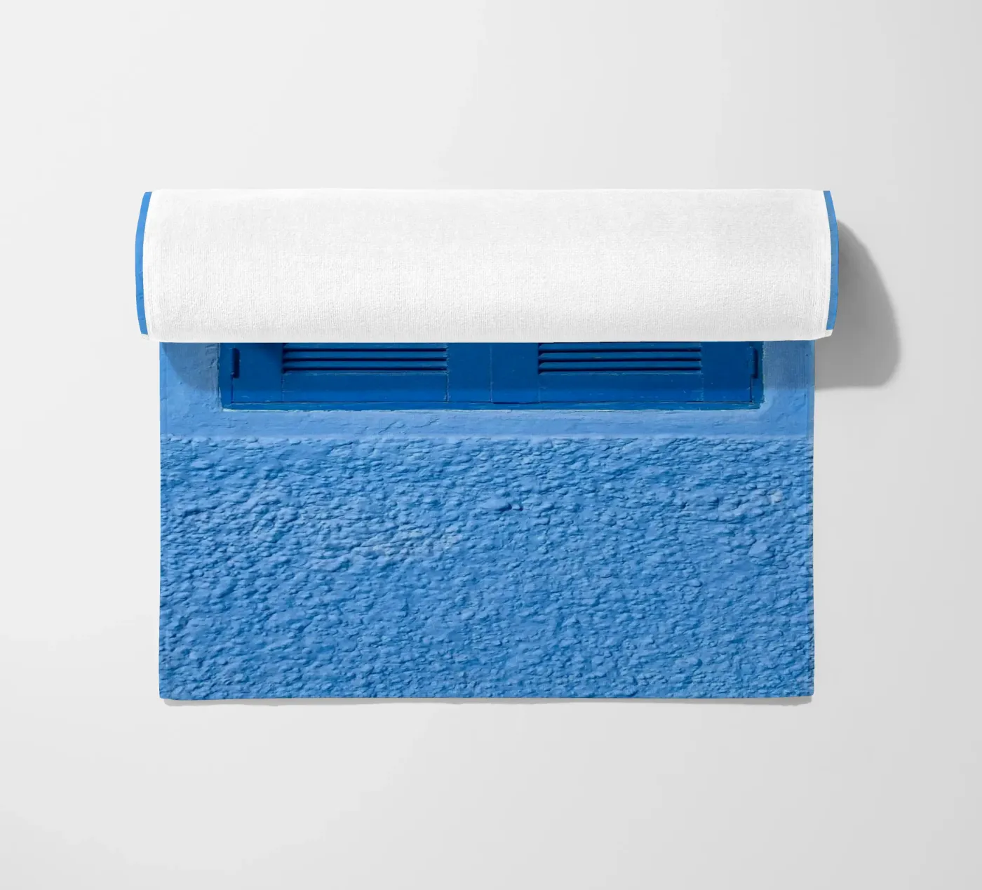 Fenster mit klaren Linien Strandtuch von Bleu