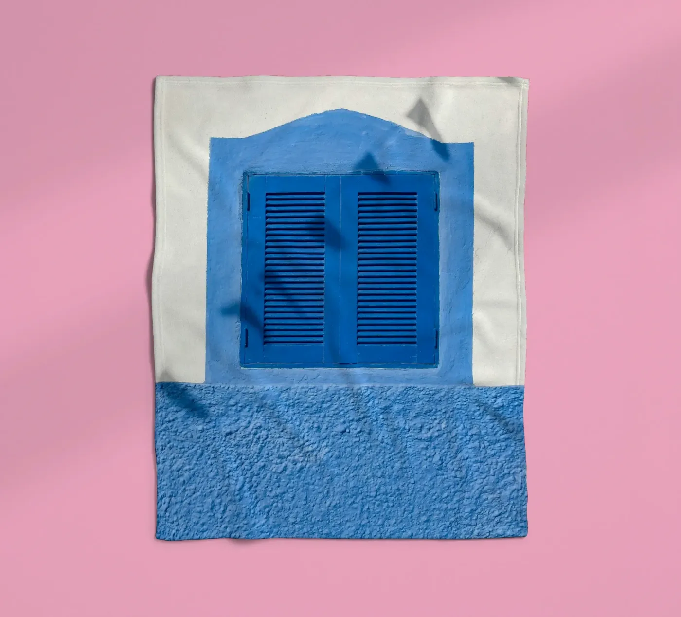 Fenster mit klaren Linien Fleecedecke von Bleu