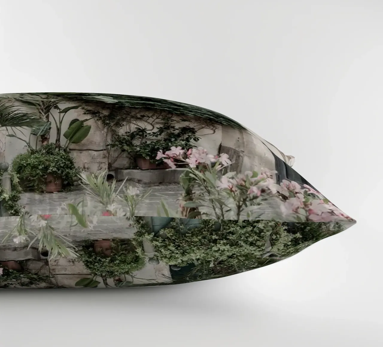 Botanical scene in Sicily cuscino da photolovers