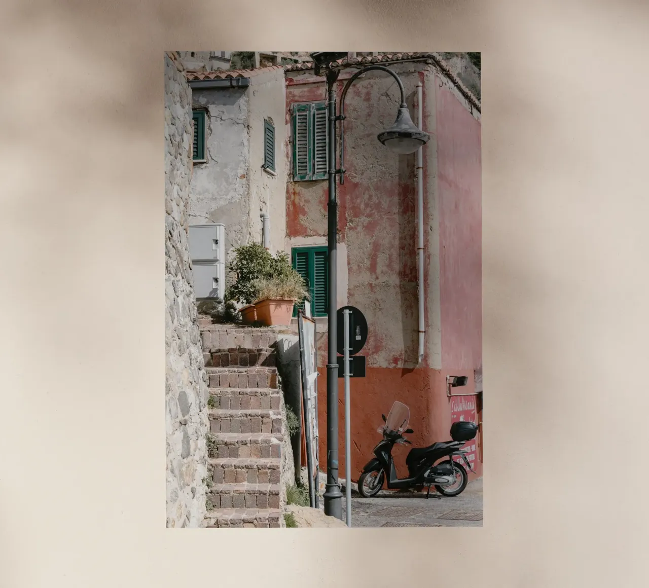 Red building in Calabria pellicola backlit da photolovers
