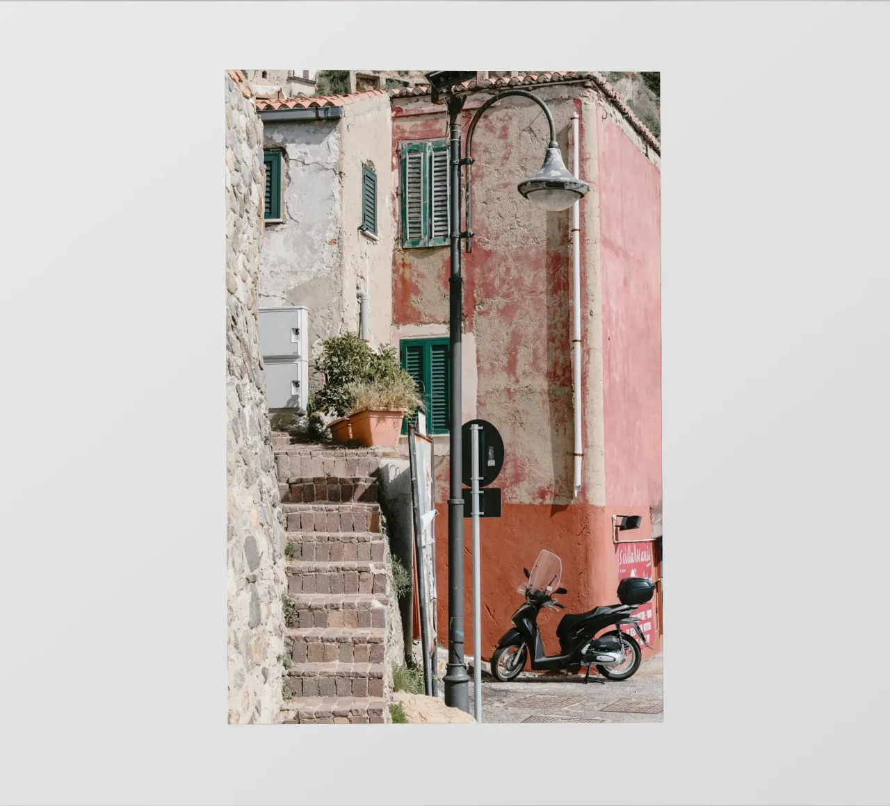Red building in Calabria pellicola backlit da photolovers