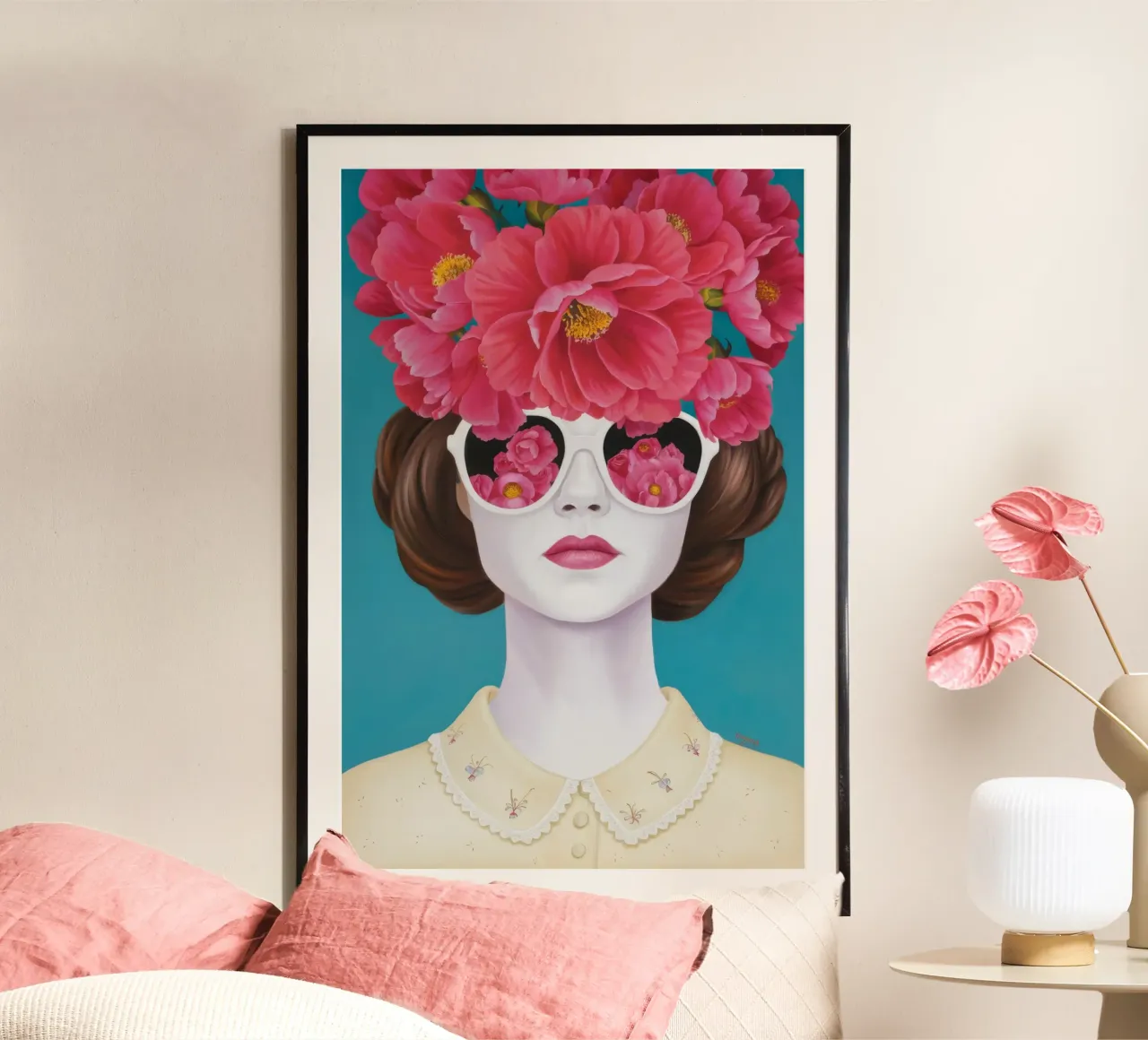 Visione surreale della peonia poster con telaio in plastica da Aether Brush