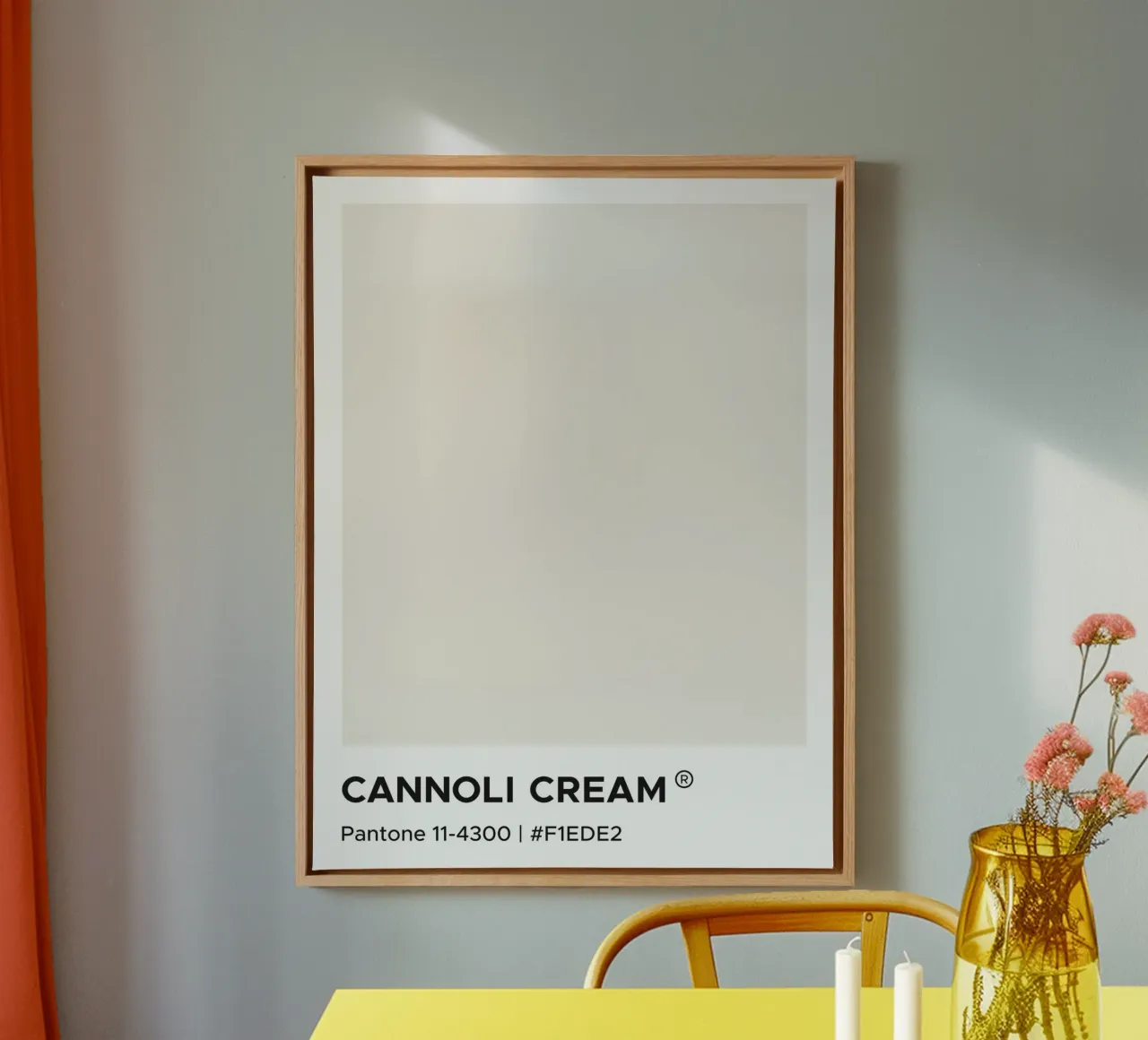 Cannoli Cream Pantone tela con Cornice a cassetta da Paigaam Studio