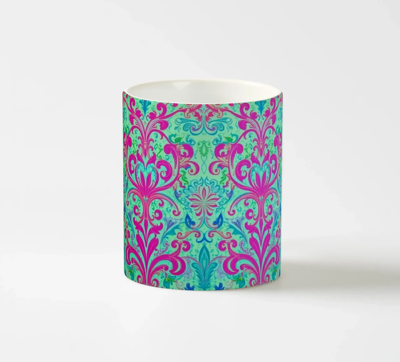 Motivo floreale colorato con disegni intricati tazza in ceramica da DesignDoodle