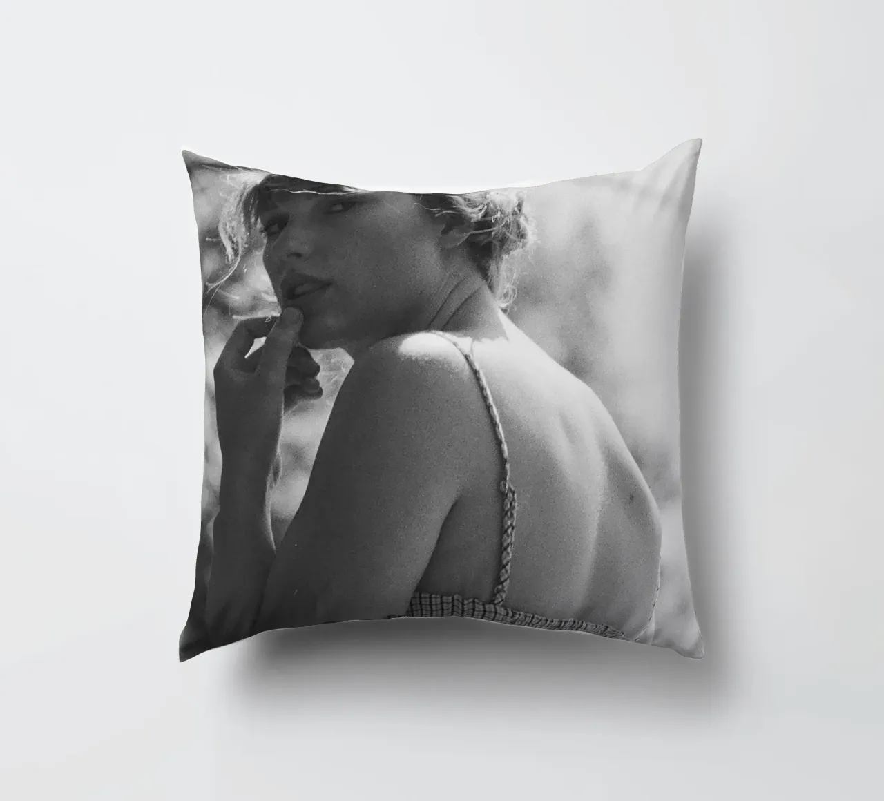 Bw Girl Swift Aarons Kissen von AARON