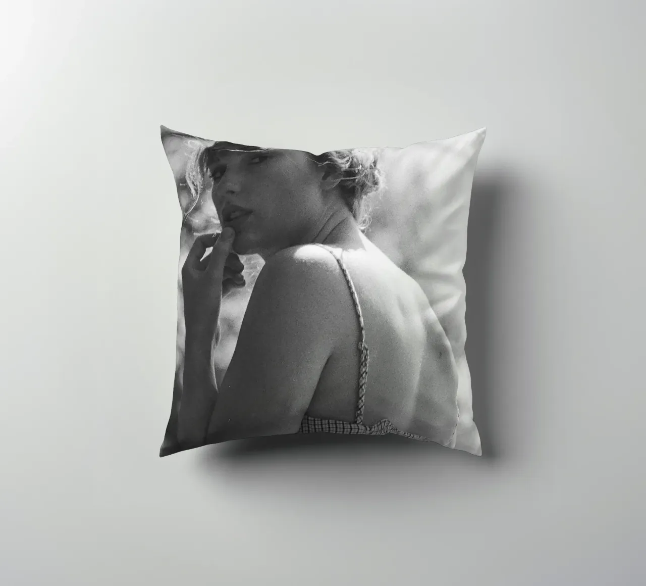 Bw Girl Swift Aarons Kissen von AARON