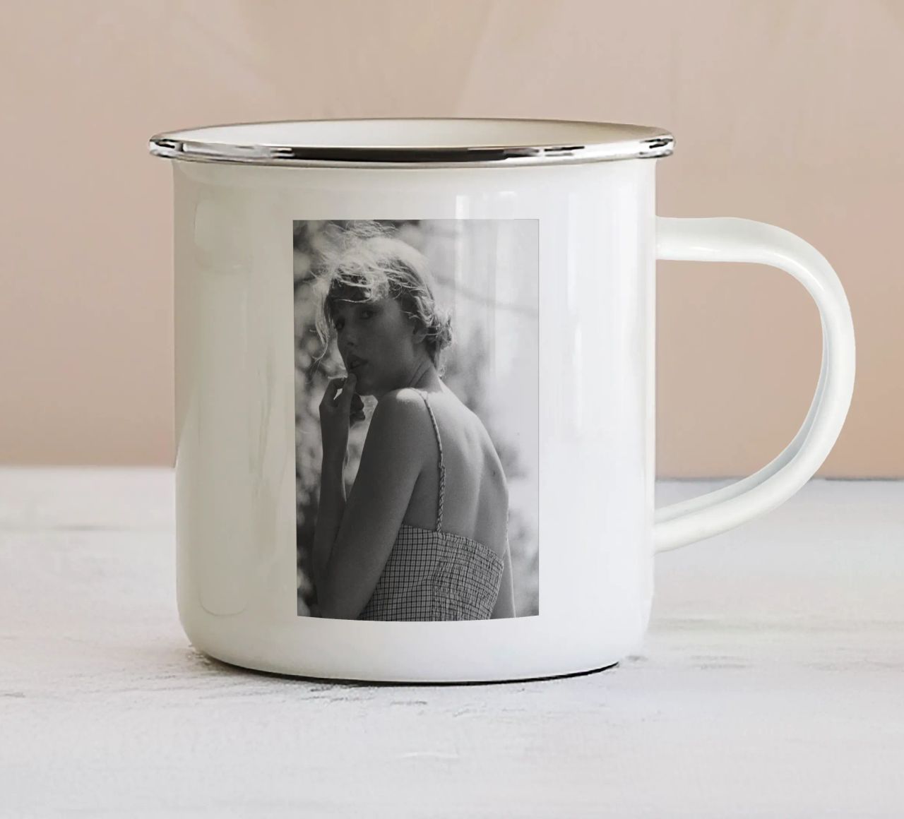 Ragazza Bw Swift Aarons tazza in smalto da AARON