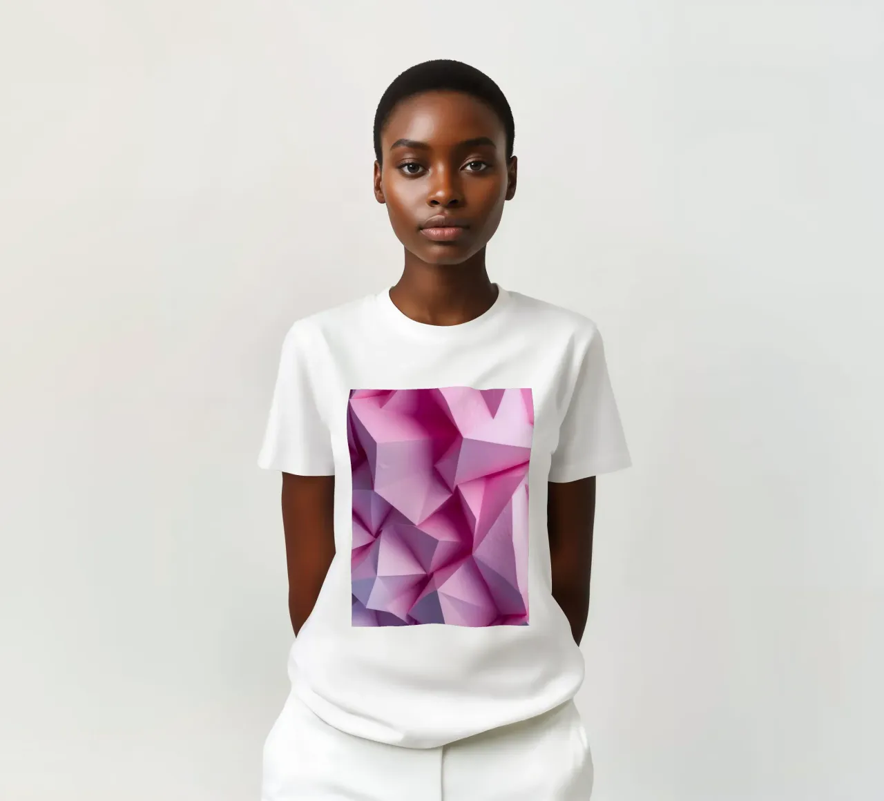 Le colorate forme geometriche 3D creano un intrigante astratto. t-shirt da DesignDoodle