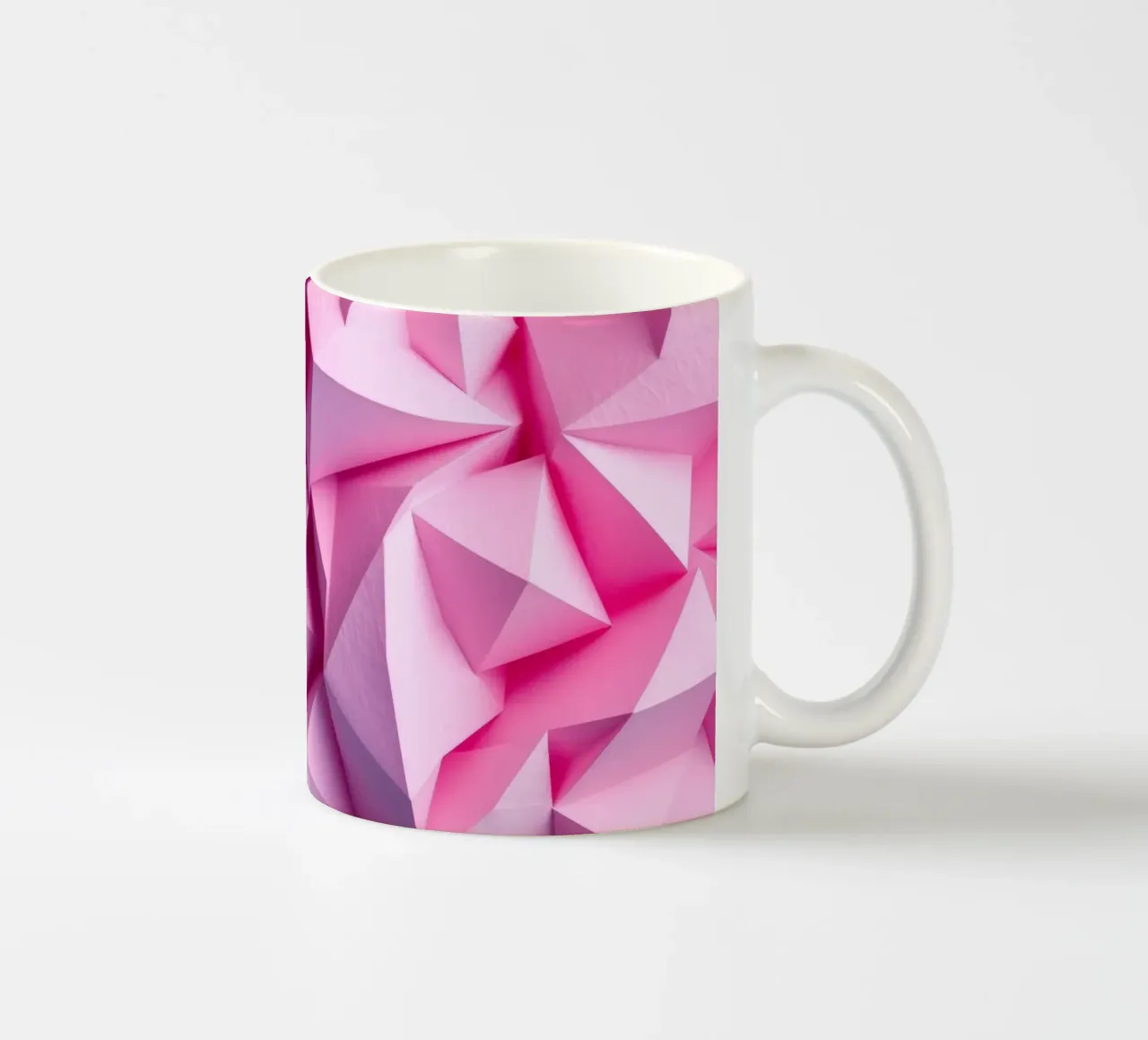 Le colorate forme geometriche 3D creano un intrigante astratto. tazza in ceramica da DesignDoodle