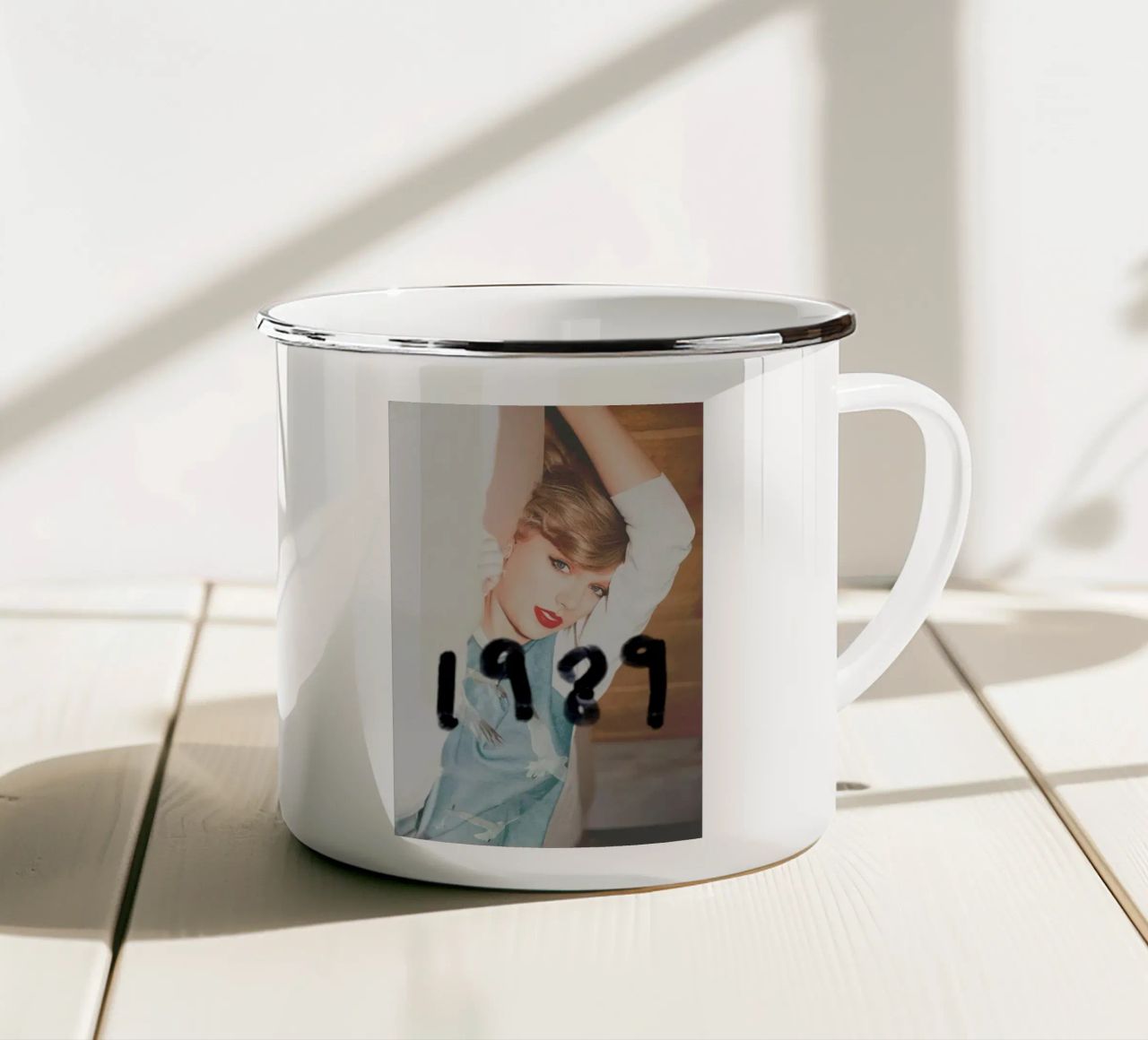 1989 Swift tazza in smalto da AARON