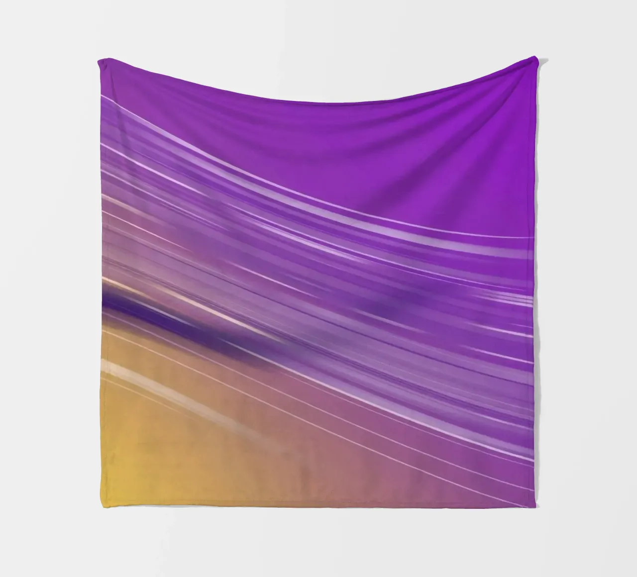 composizione di linee morbide e fluide in viola e giallo coperta in pile da DesignDoodle