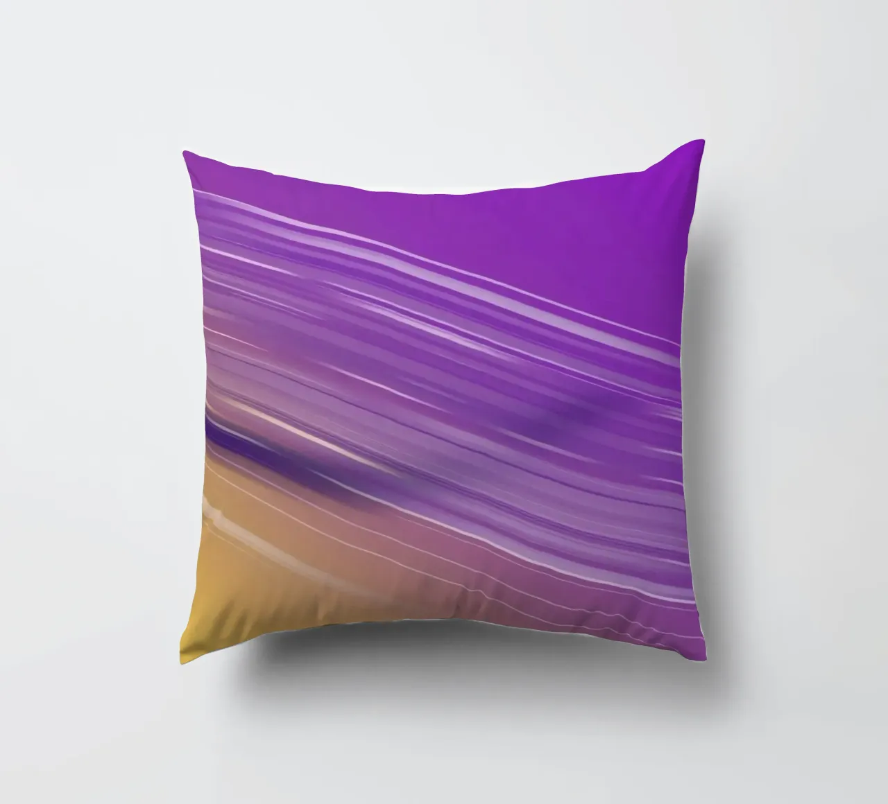 composizione di linee morbide e fluide in viola e giallo cuscino da DesignDoodle