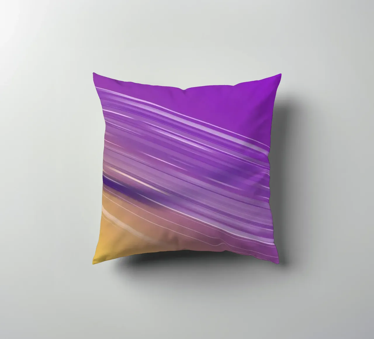 composizione di linee morbide e fluide in viola e giallo cuscino da DesignDoodle