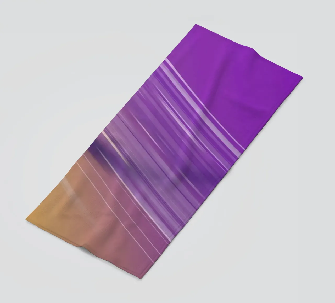 composizione di linee morbide e fluide in viola e giallo telo mare da DesignDoodle