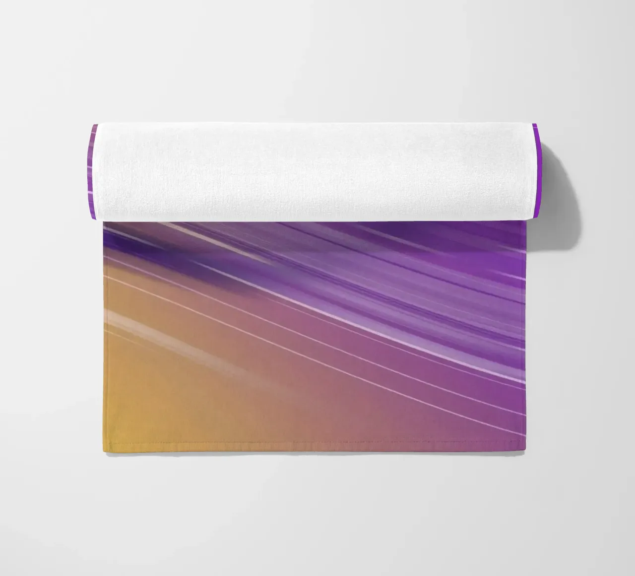 composizione di linee morbide e fluide in viola e giallo telo mare da DesignDoodle