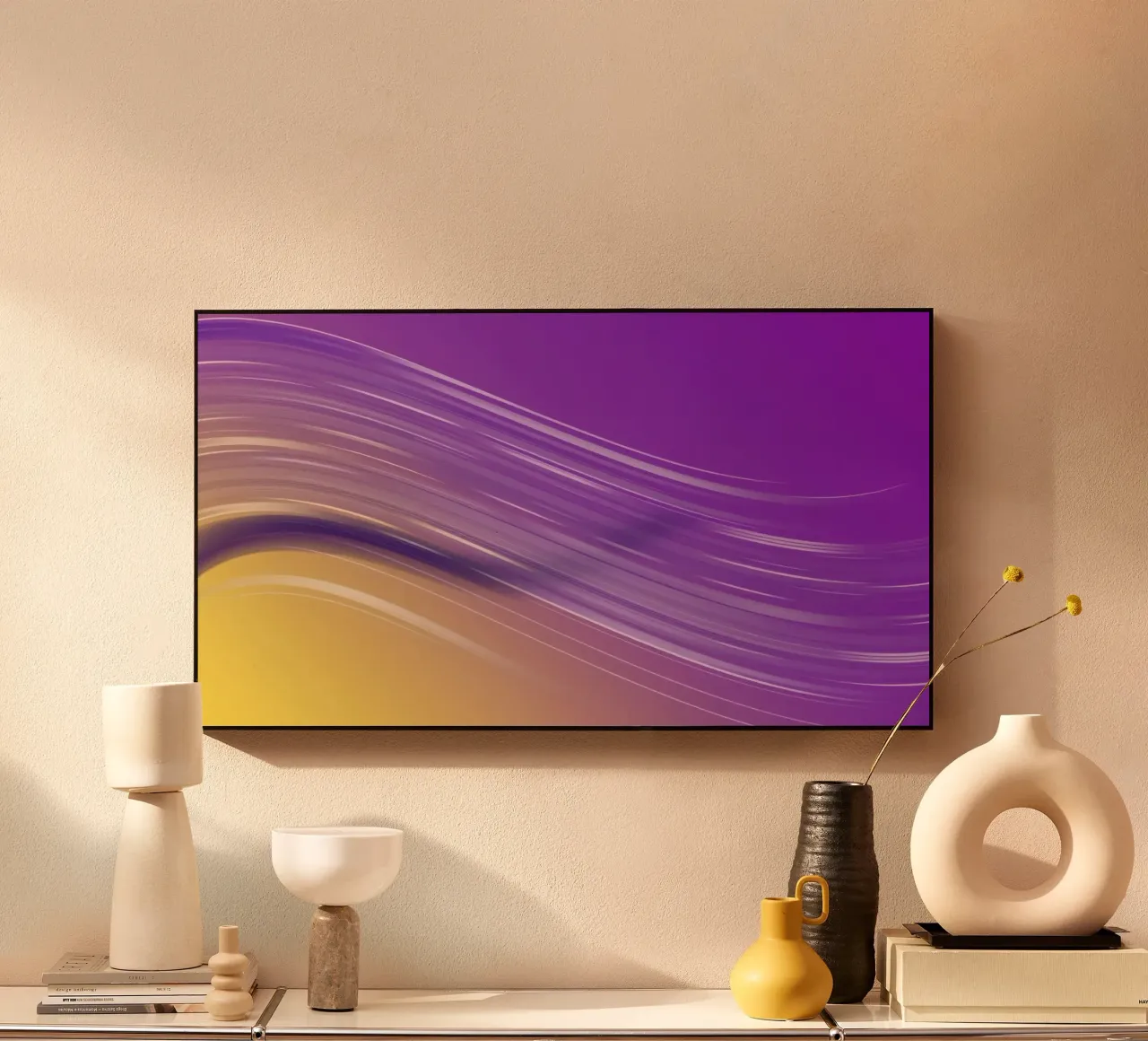 composizione di linee morbide e fluide in viola e giallo plexiglass da DesignDoodle