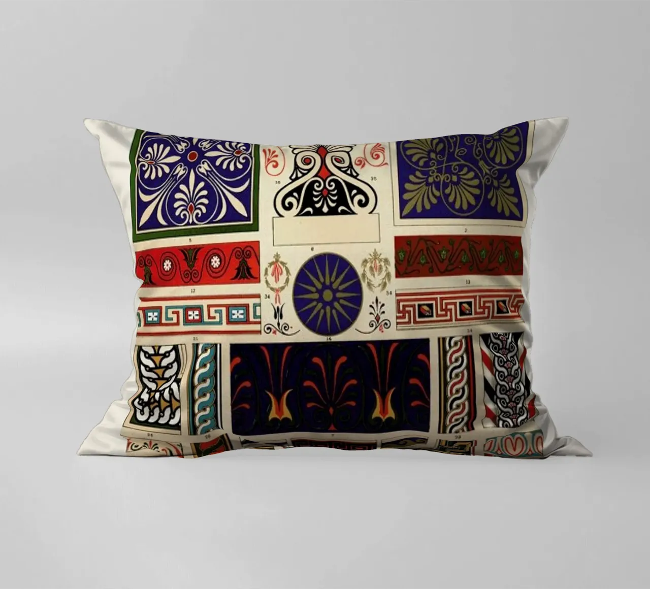 Racinet -  Greek Ornamental Pattern II cuscino da Vintage by JUNIQE