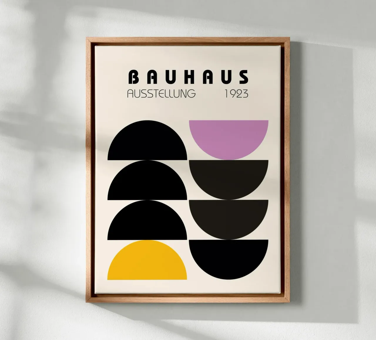 Bauhaus 1923 Revival tela con Cornice a cassetta da Studio Vibe