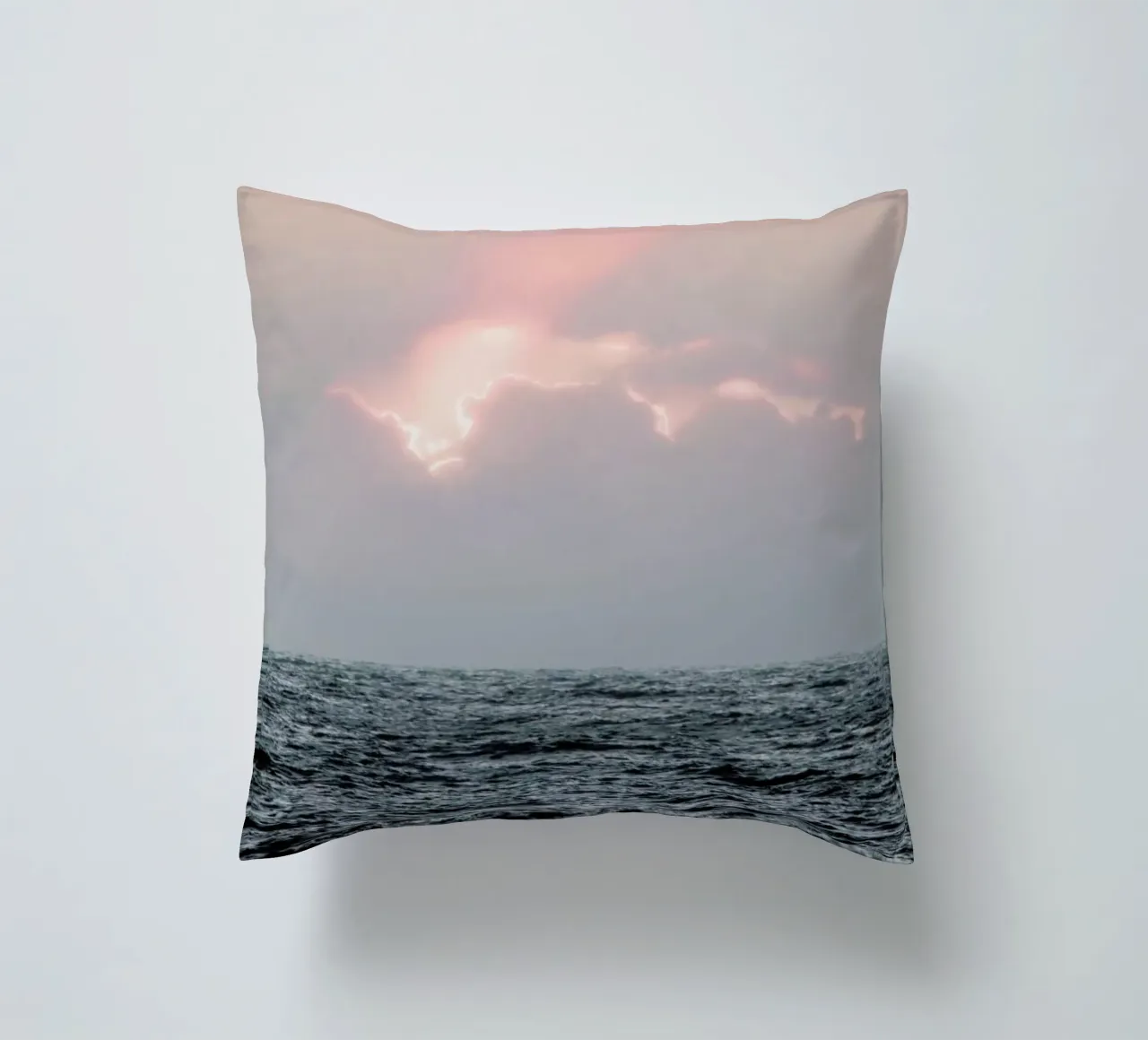 Tramonto sull'oceano cuscino da Ingrid Beddoes