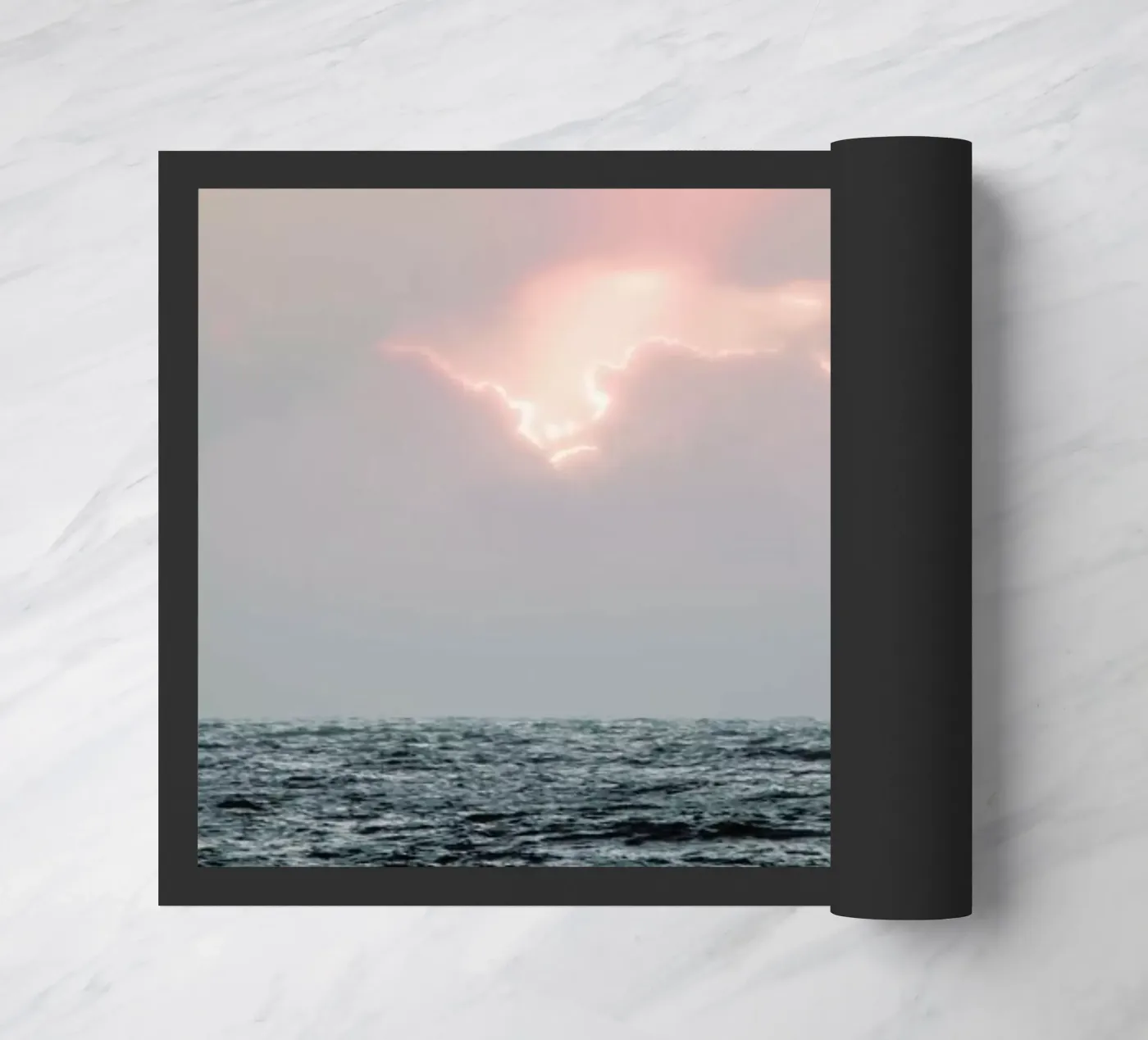 Sonnenuntergang am Meer Fußmatte von Ingrid Beddoes