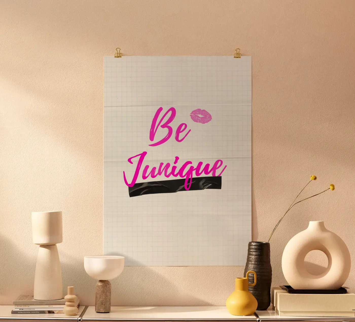 BE JUNIQUE poster de SMRT STUDIO