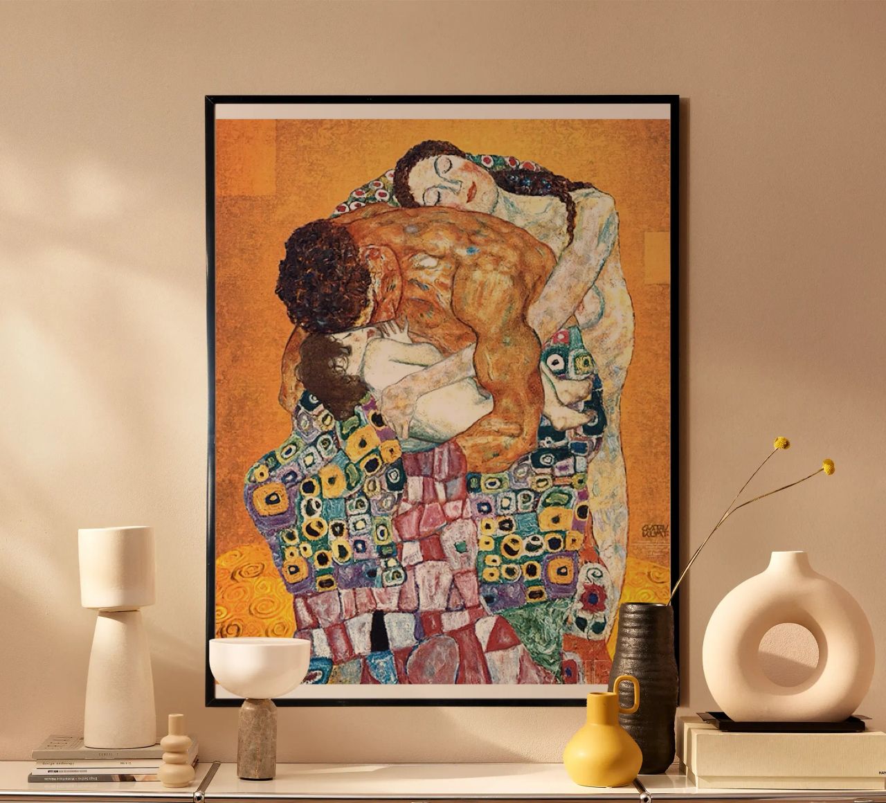 Gustav Klimt Familie Umarmung Poster von DuncanBennett shop