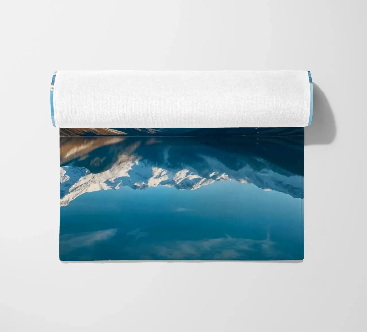 Lago d'acqua ferma telo mare da Wild Beauty