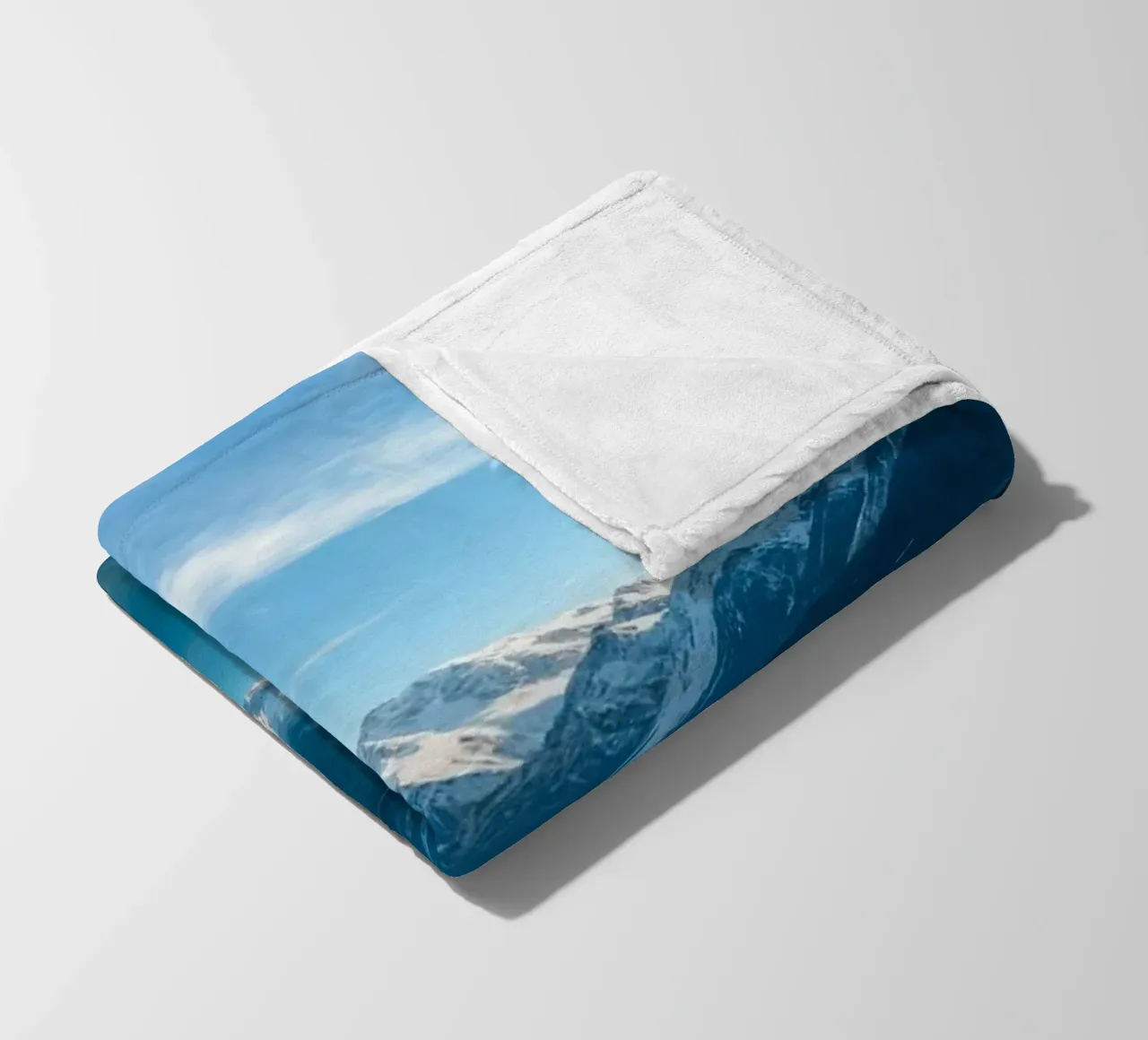 Lago d'acqua ferma coperta in pile da Wild Beauty