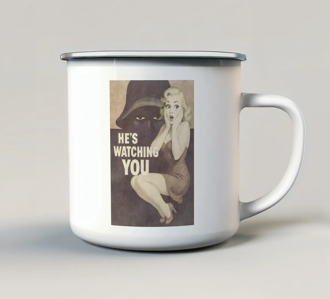 Poster Pinup d'epoca contro lo spionaggio: ti sta osservando tazza in smalto da Hecate Pim Designs
