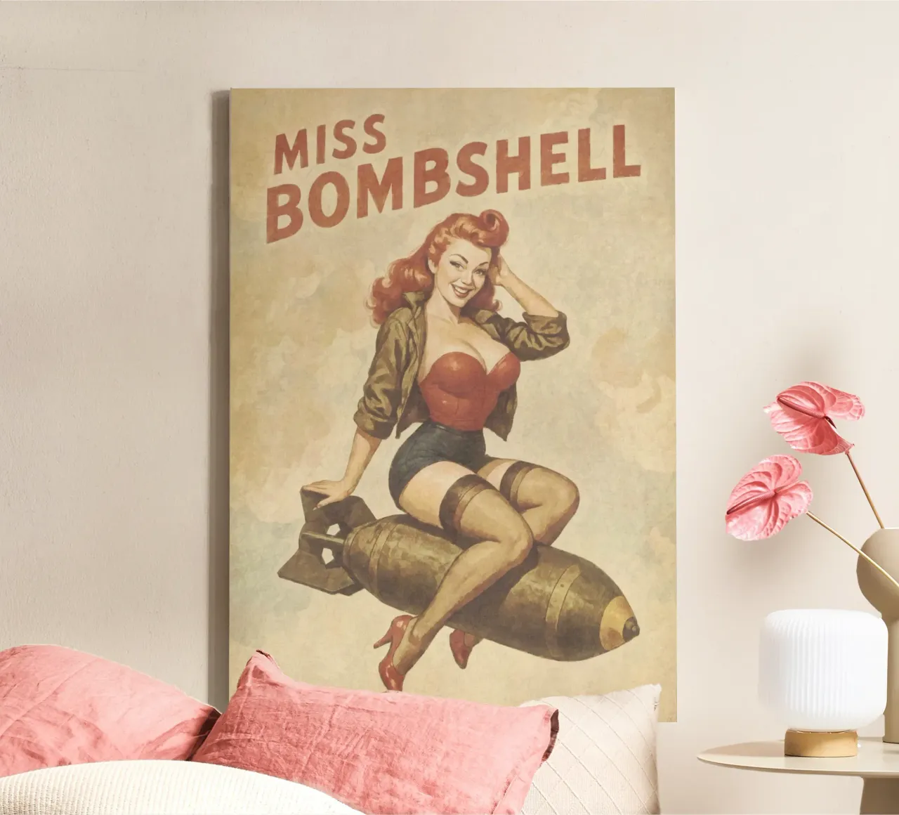 Poster Pinup d'epoca di Miss Bombshell tela con Cornice a cassetta da Hecate Pim Designs