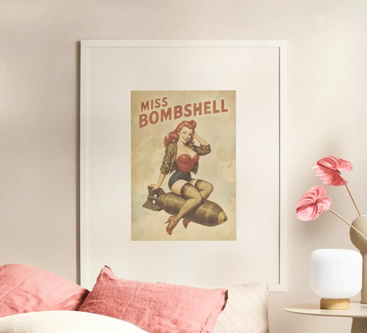 Poster Pinup d'epoca di Miss Bombshell poster da Hecate Pim Designs