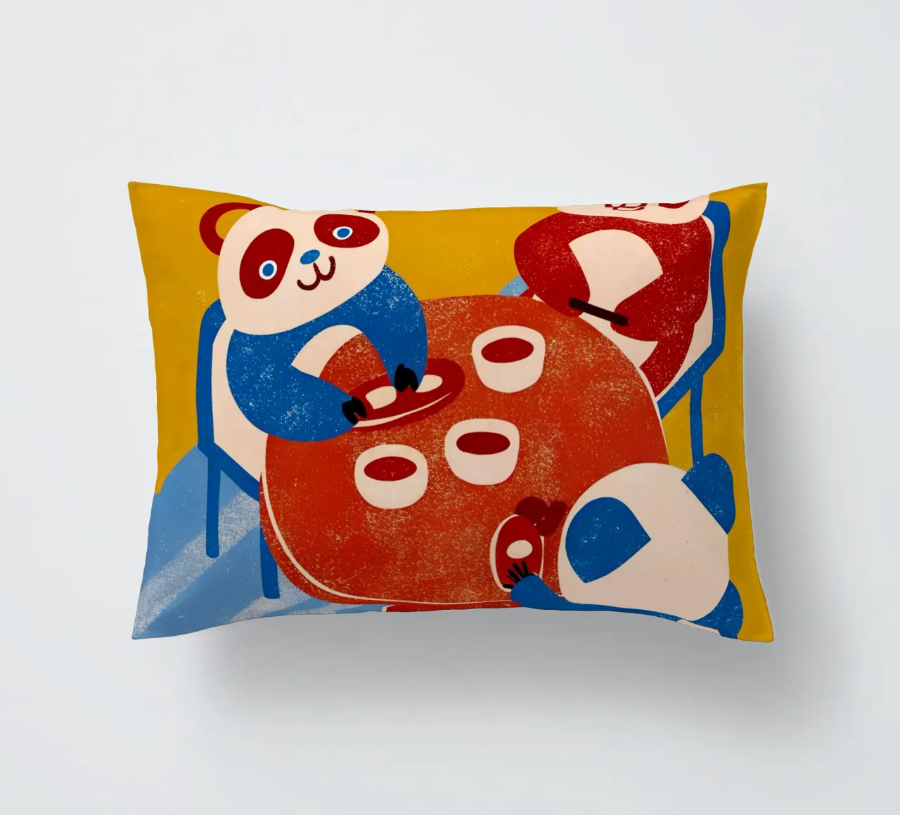 Panda seduto e rilassato cuscino da THE LATEST SHOP