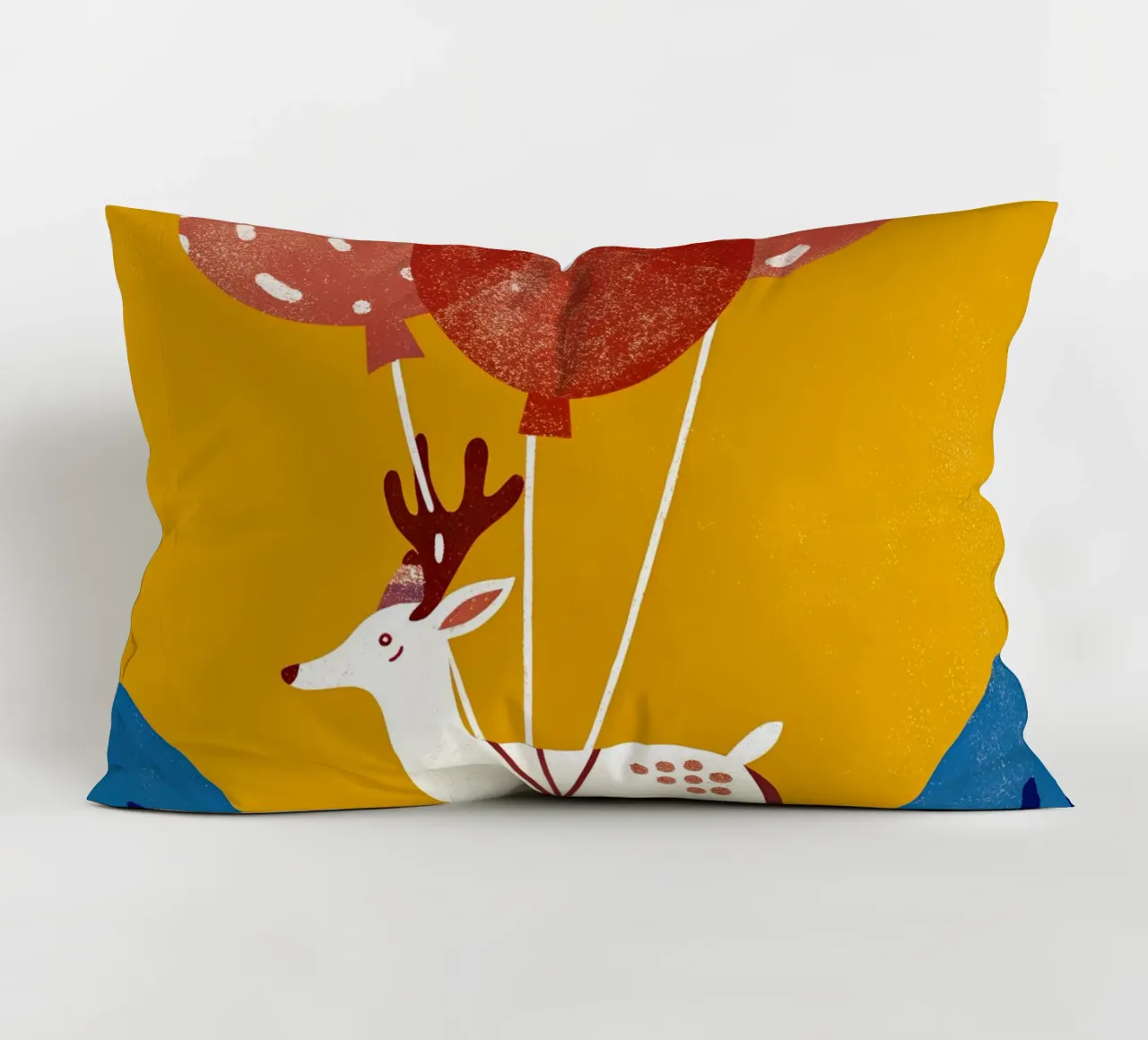 Cervo con palloncino cuscino da THE LATEST SHOP